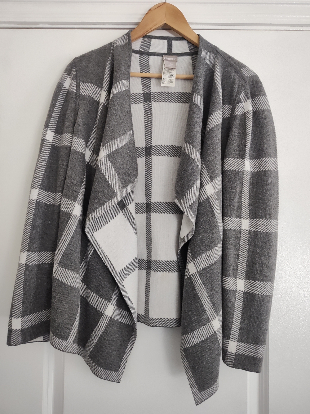 Chico's Gray & White Plaid Windowpane Drape Cardigan Office Minimalist Sweater